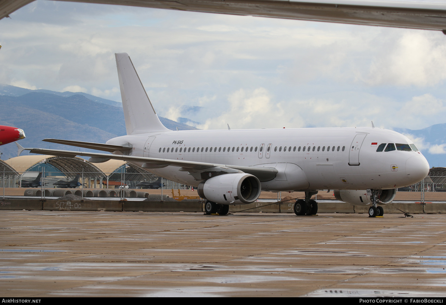 Aircraft Photo of PK-SAS | Airbus A320-232 | AirHistory.net #547396