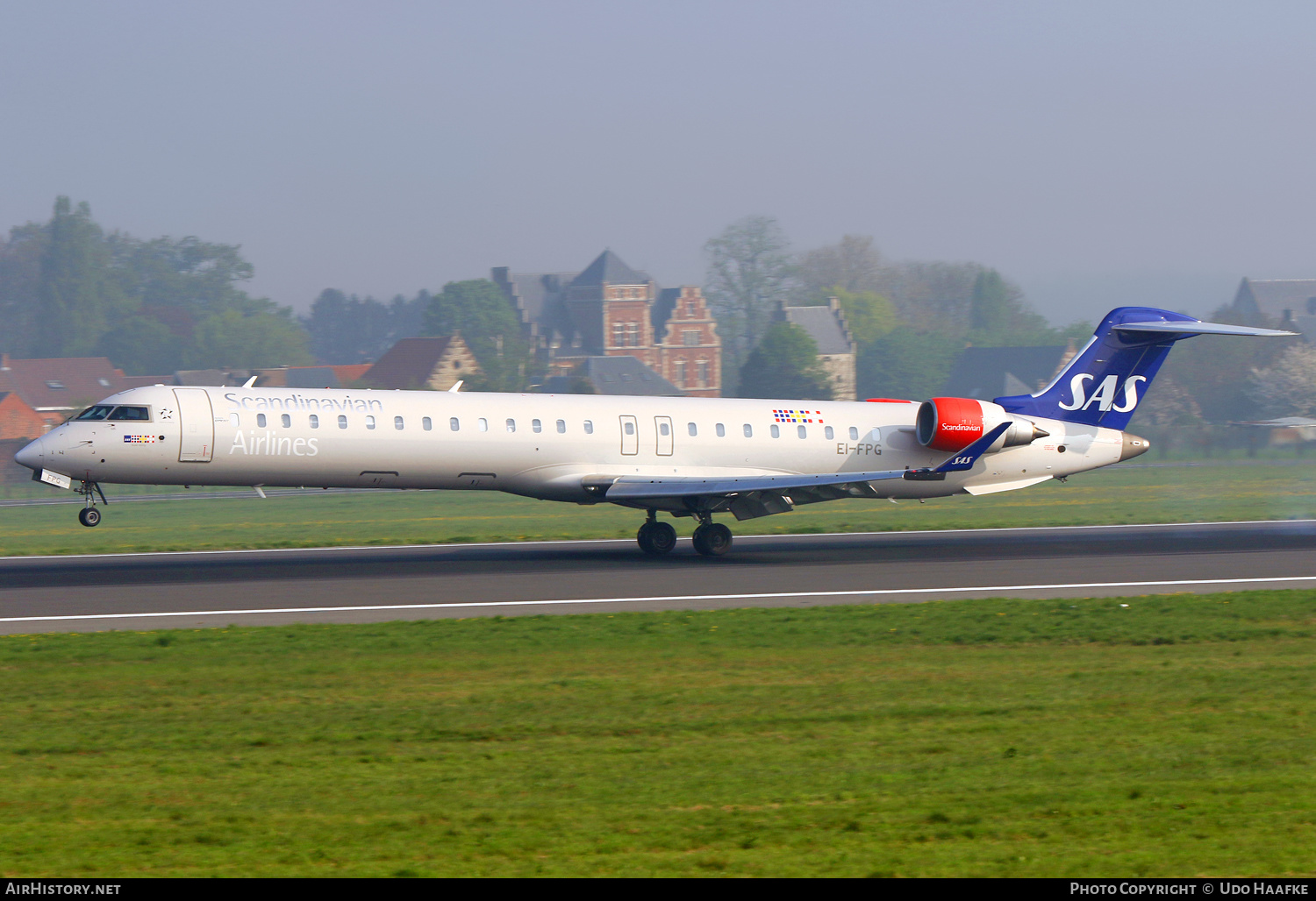 Aircraft Photo of EI-FPG | Bombardier CRJ-900 (CL-600-2D24) | Scandinavian Airlines - SAS | AirHistory.net #547531