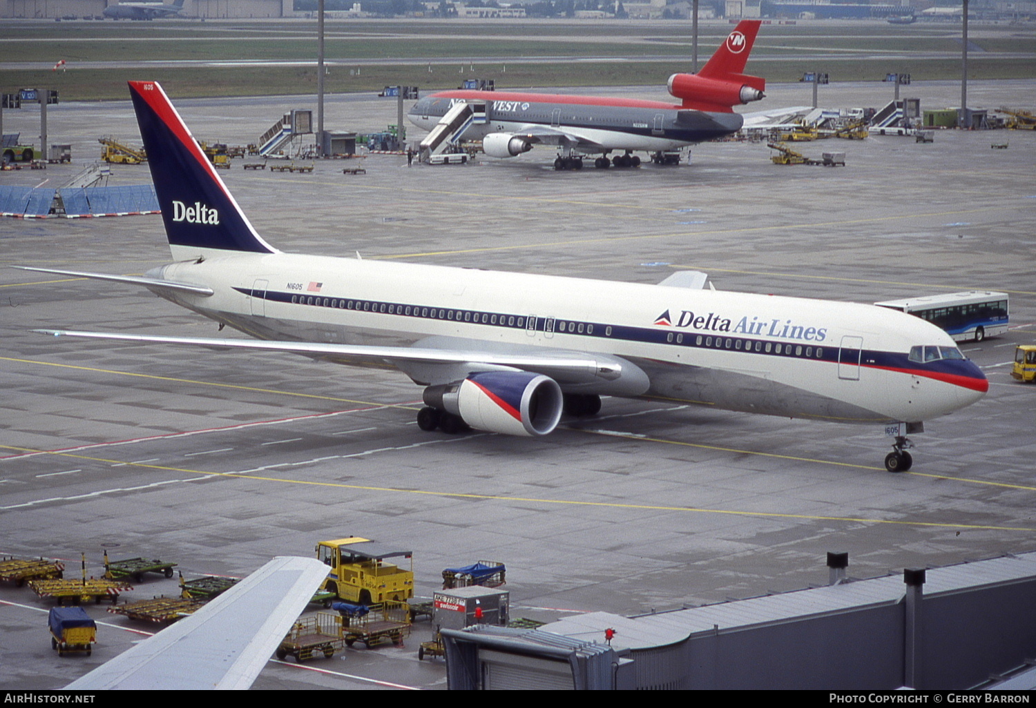 Aircraft Photo of N1605 | Boeing 767-332/ER | Delta Air Lines | AirHistory.net #547540