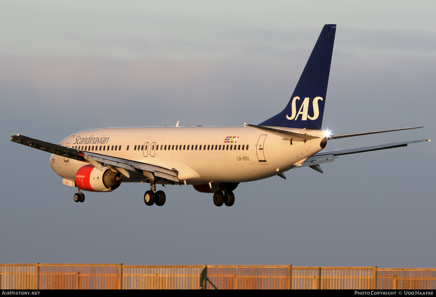 Aircraft Photo of LN-RRU | Boeing 737-883 | Scandinavian Airlines - SAS | AirHistory.net #547659