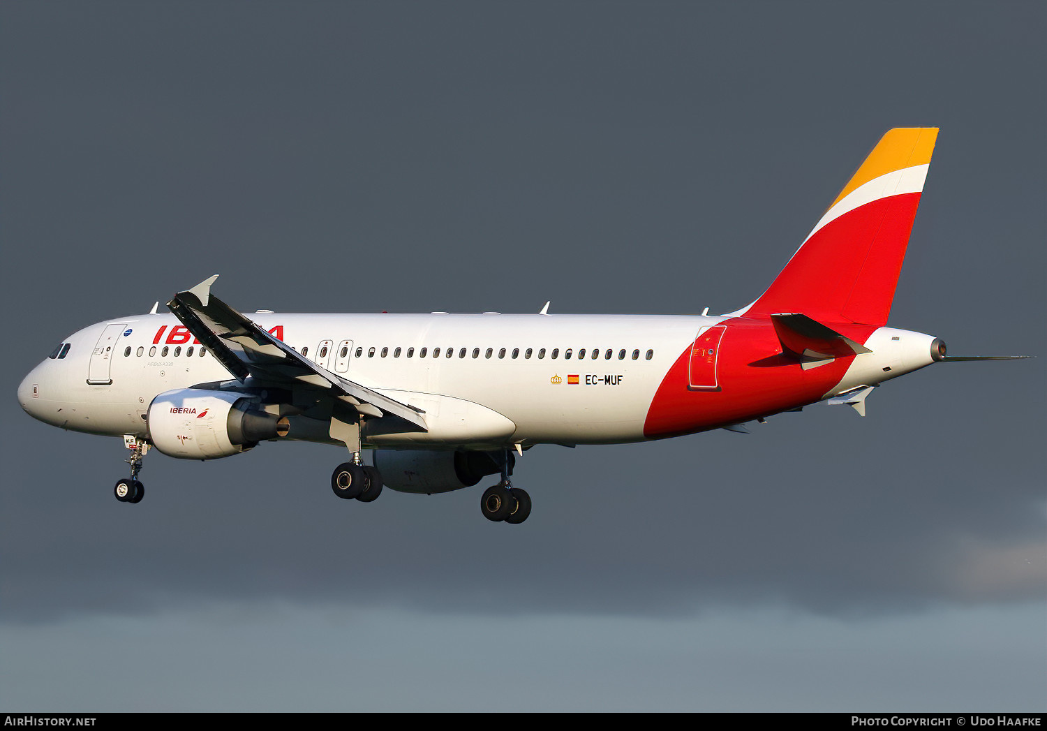 Aircraft Photo of EC-MUF | Airbus A320-214 | Iberia | AirHistory.net #548169