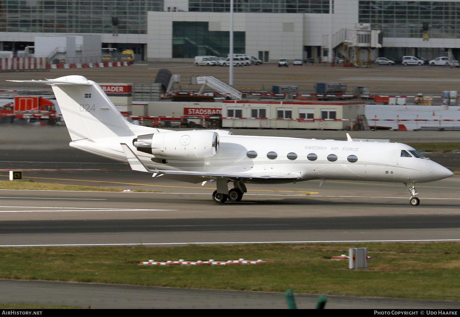 Aircraft Photo of 102004 | Gulfstream Aerospace Tp102C Gulfstream IV (G-IV-SP) | Sweden - Air Force | AirHistory.net #548176