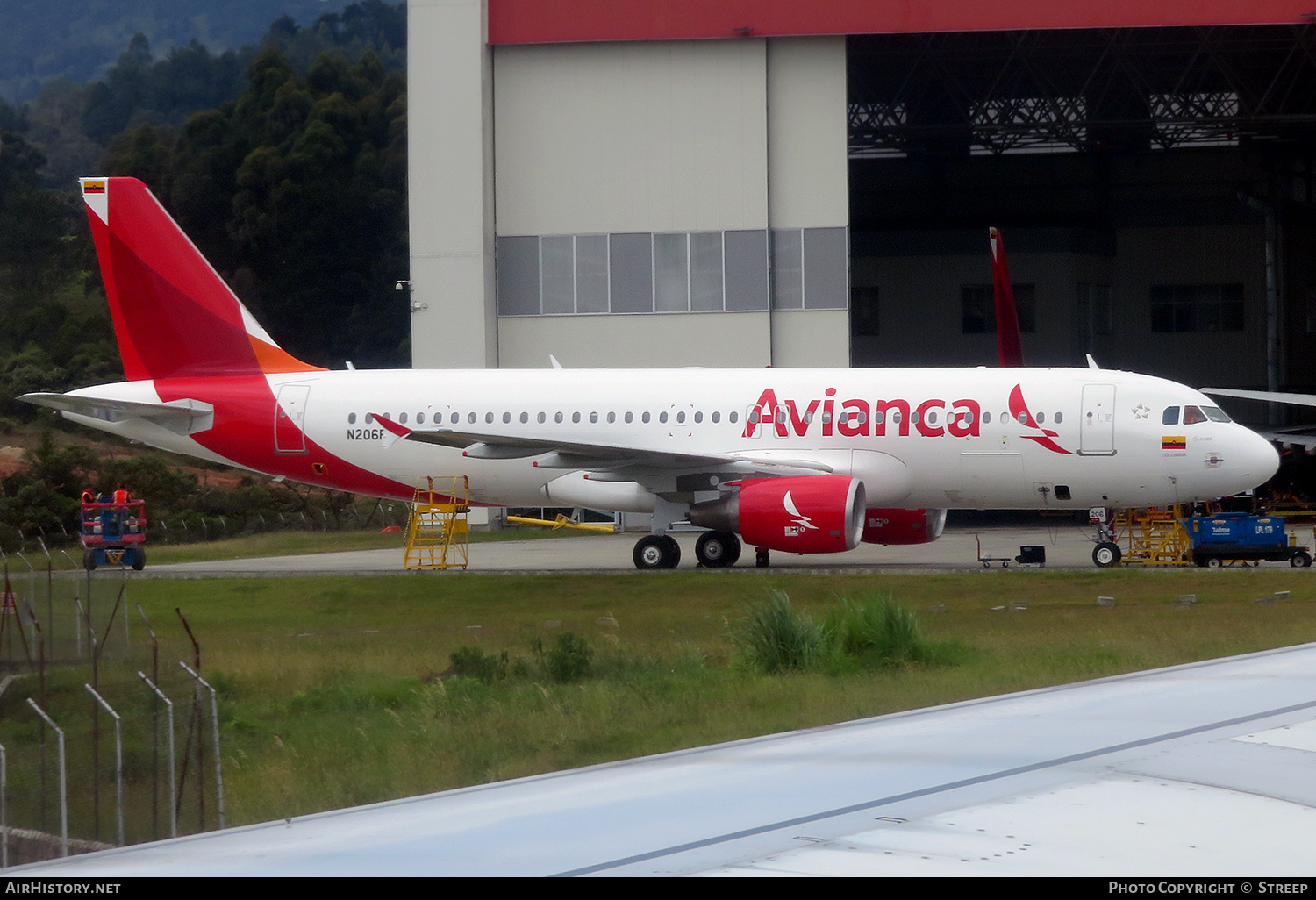 Aircraft Photo of N206FR | Airbus A320-214 | Avianca | AirHistory.net #548181