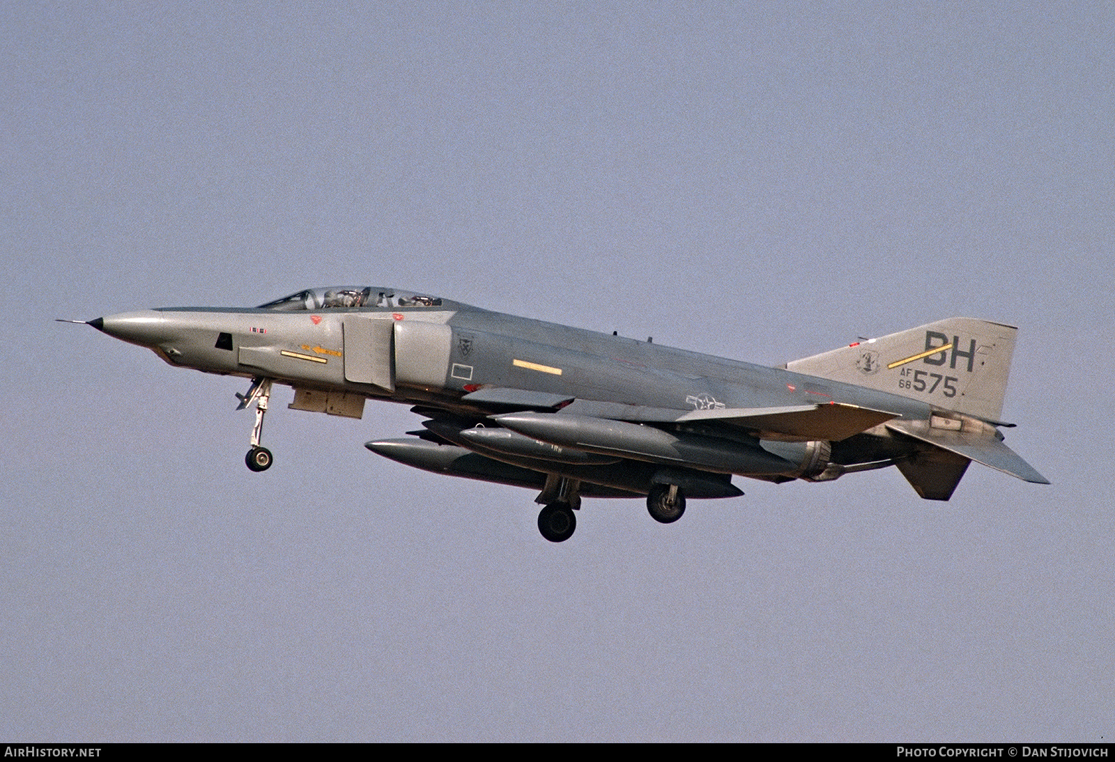 Aircraft Photo of 68-0575 / AF68-575 | McDonnell Douglas RF-4C Phantom II | USA - Air Force | AirHistory.net #548282