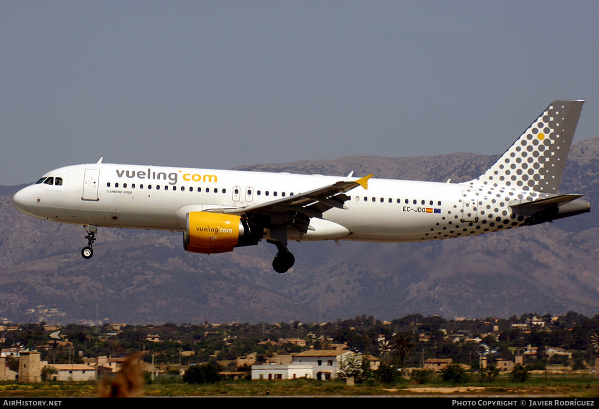 Aircraft Photo of EC-JDO | Airbus A320-214 | Vueling Airlines | AirHistory.net #548336