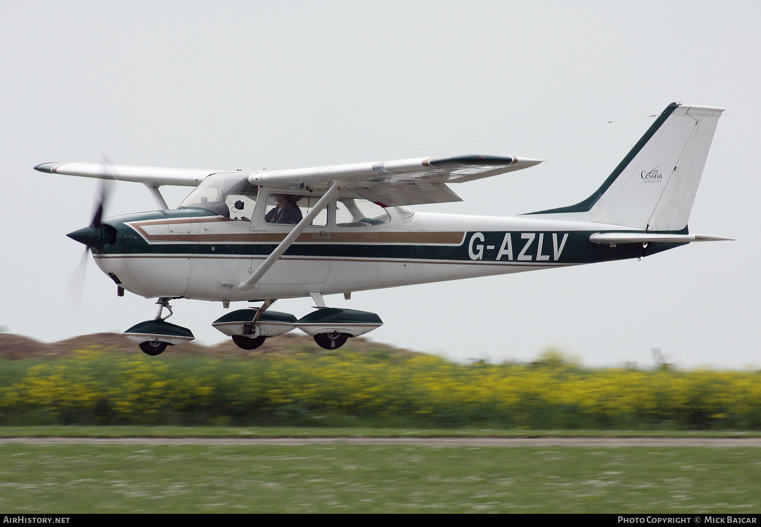 Aircraft Photo of G-AZLV | Cessna 172K | AirHistory.net #548437