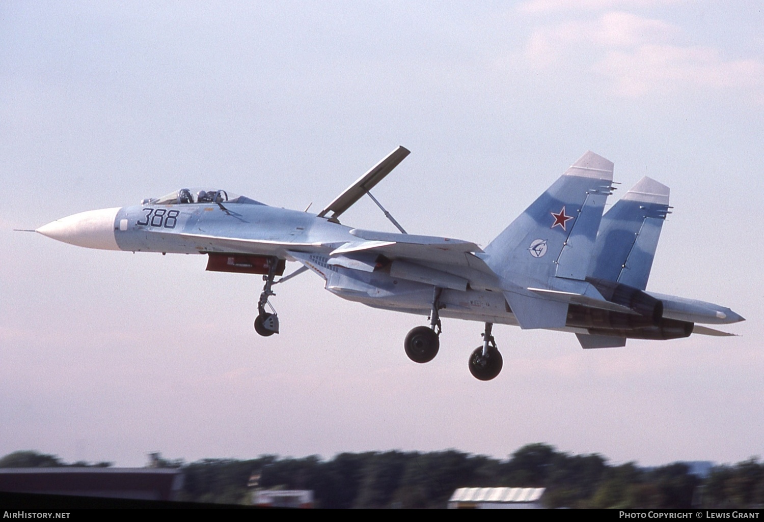 Aircraft Photo of 388 blue | Sukhoi Su-27A | Soviet Union - Air Force | AirHistory.net #548453