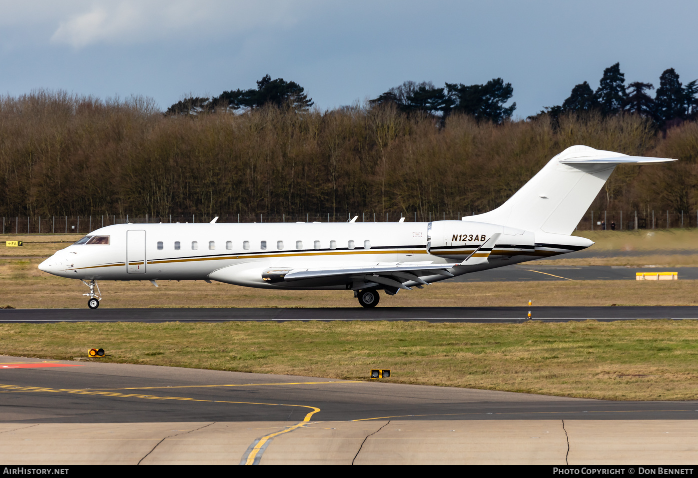 Aircraft Photo of N123AB | Bombardier Global Express (BD-700-1A10) | AirHistory.net #548461