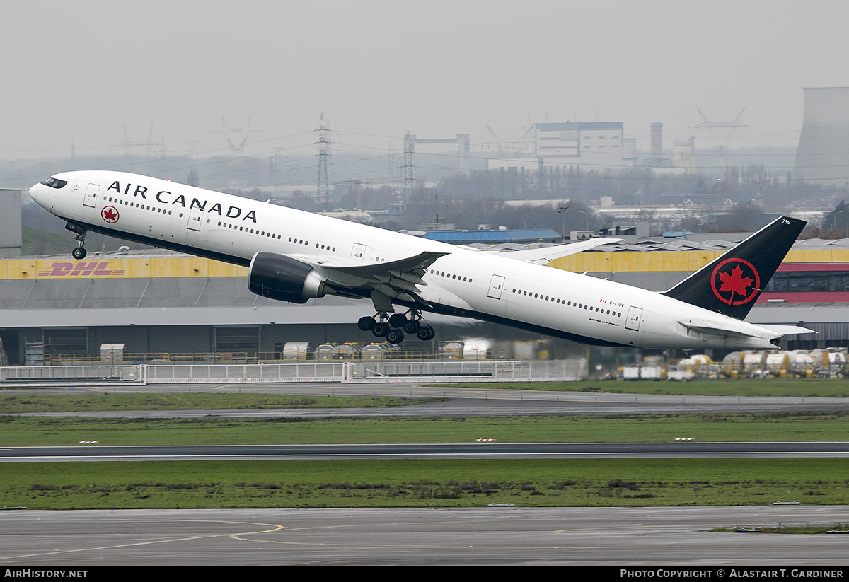 Aircraft Photo of C-FIUV | Boeing 777-333/ER | Air Canada | AirHistory.net #548506