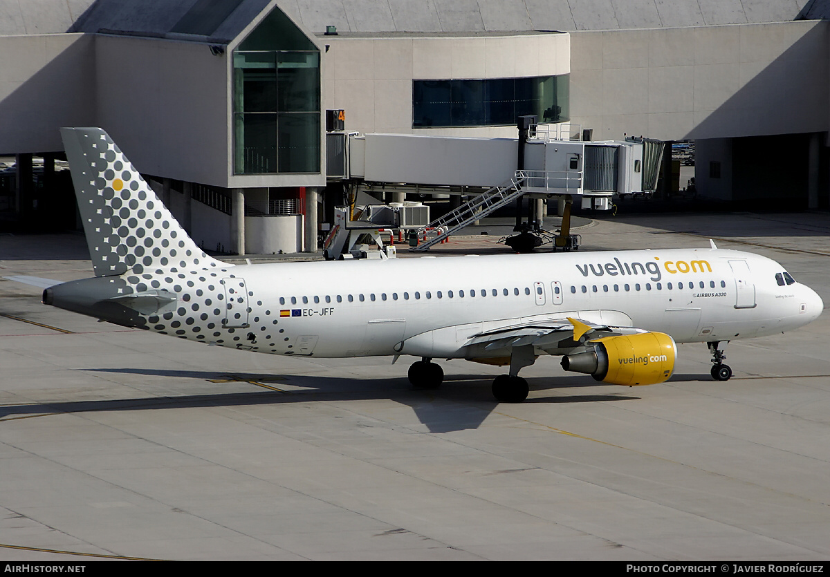 Aircraft Photo of EC-JFF | Airbus A320-214 | Vueling Airlines | AirHistory.net #548549