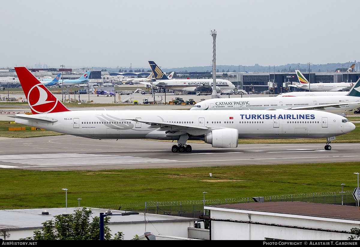 Aircraft Photo of TC-LJH | Boeing 777-3F2/ER | Turkish Airlines | AirHistory.net #548609