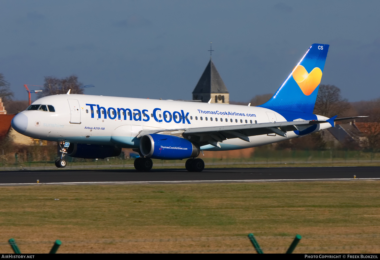 Aircraft Photo of OO-TCS | Airbus A319-132 | Thomas Cook Airlines | AirHistory.net #548666