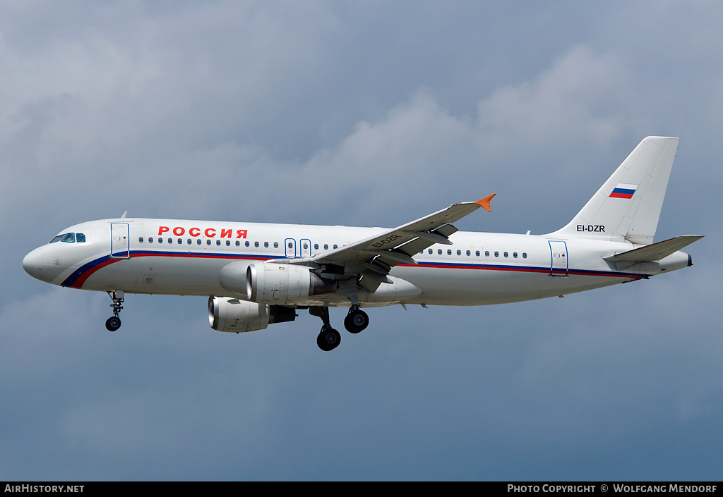 Aircraft Photo of EI-DZR | Airbus A320-212 | Rossiya - Russian Airlines | AirHistory.net #548677