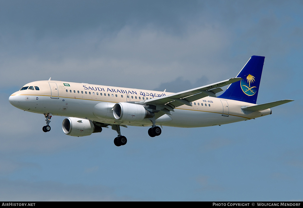 Aircraft Photo of HZ-ASD | Airbus A320-214 | Saudi Arabian Airlines | AirHistory.net #548683