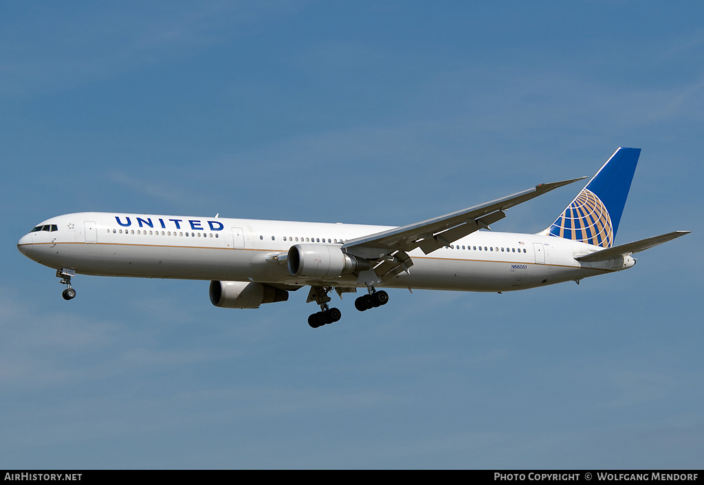 Aircraft Photo of N66051 | Boeing 767-424/ER | United Airlines | AirHistory.net #548684
