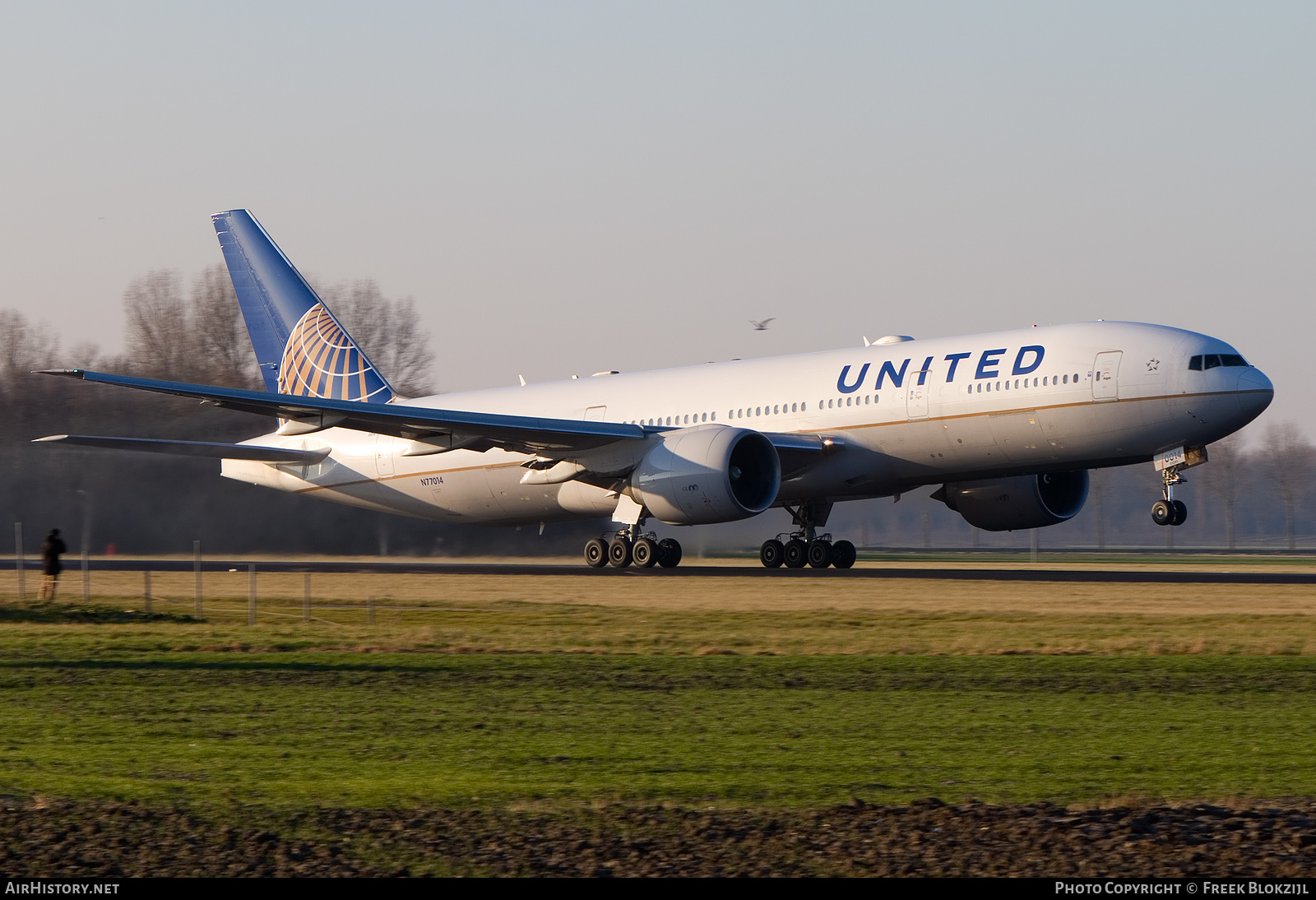 Aircraft Photo of N77014 | Boeing 777-224/ER | United Airlines | AirHistory.net #548980