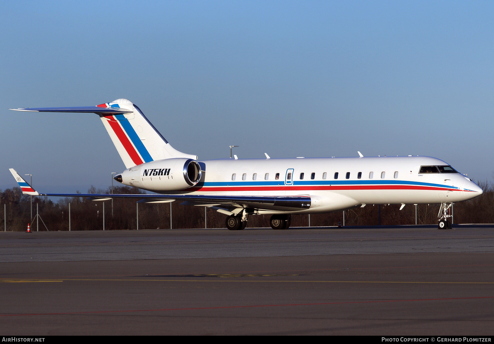 Aircraft Photo of N75KH | Bombardier Global 6000 (BD-700-1A10) | AirHistory.net #549238