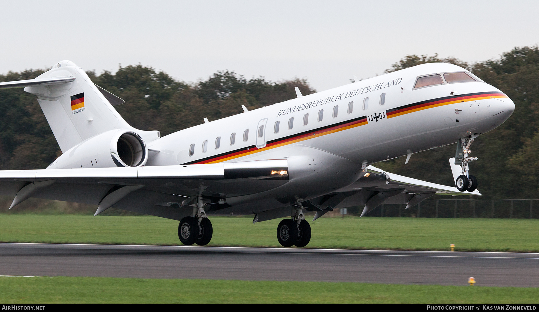 Aircraft Photo of 1404 | Bombardier Global 5000 (BD-700-1A11) | Germany - Air Force | AirHistory.net #549314