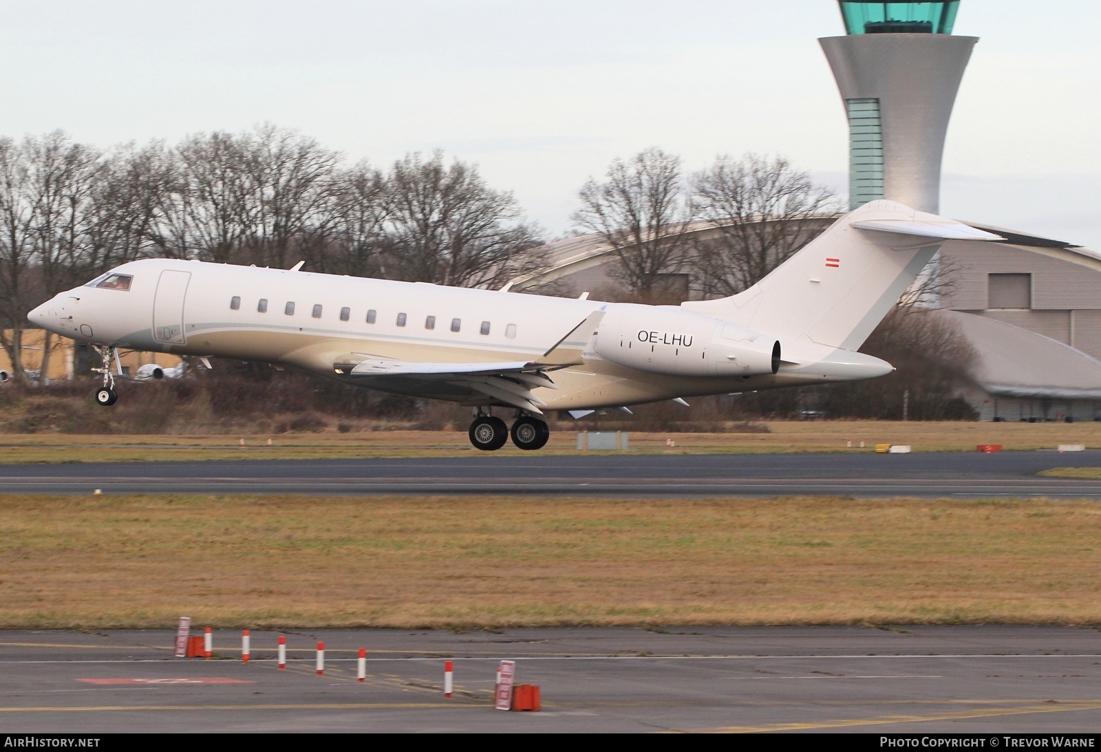Aircraft Photo of OE-LHU | Bombardier Global 5000 (BD-700-1A11) | AirHistory.net #549328