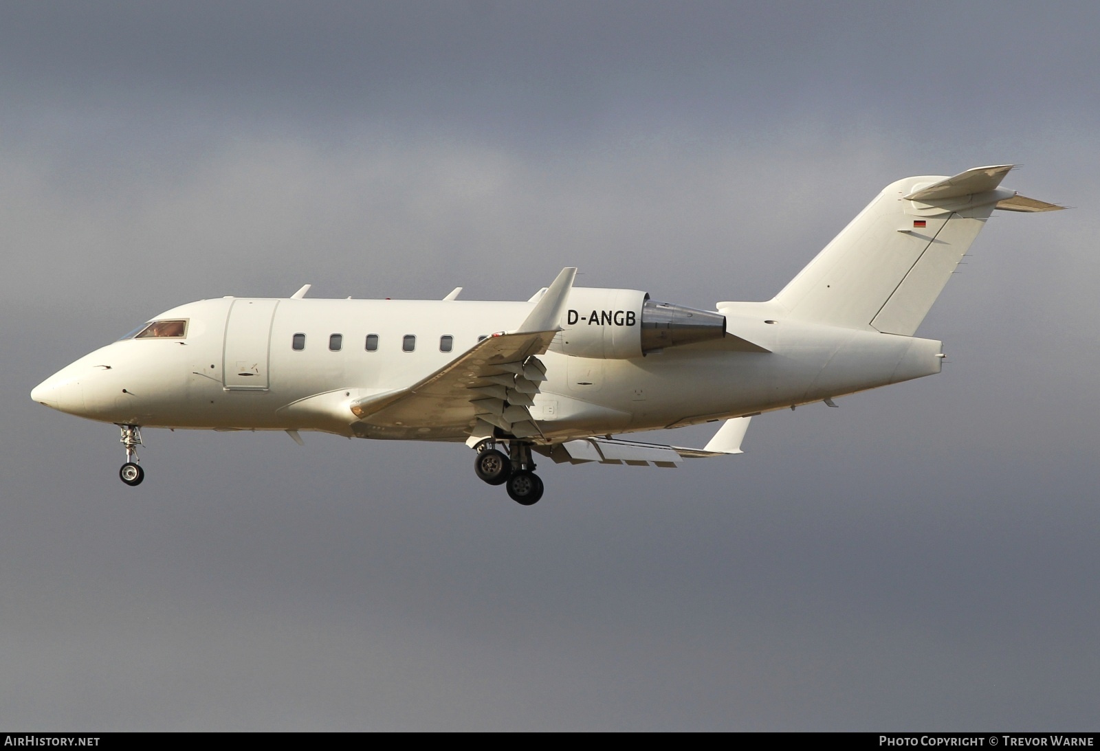 Aircraft Photo of D-ANGB | Canadair Challenger 604 (CL-600-2B16) | AirHistory.net #549349