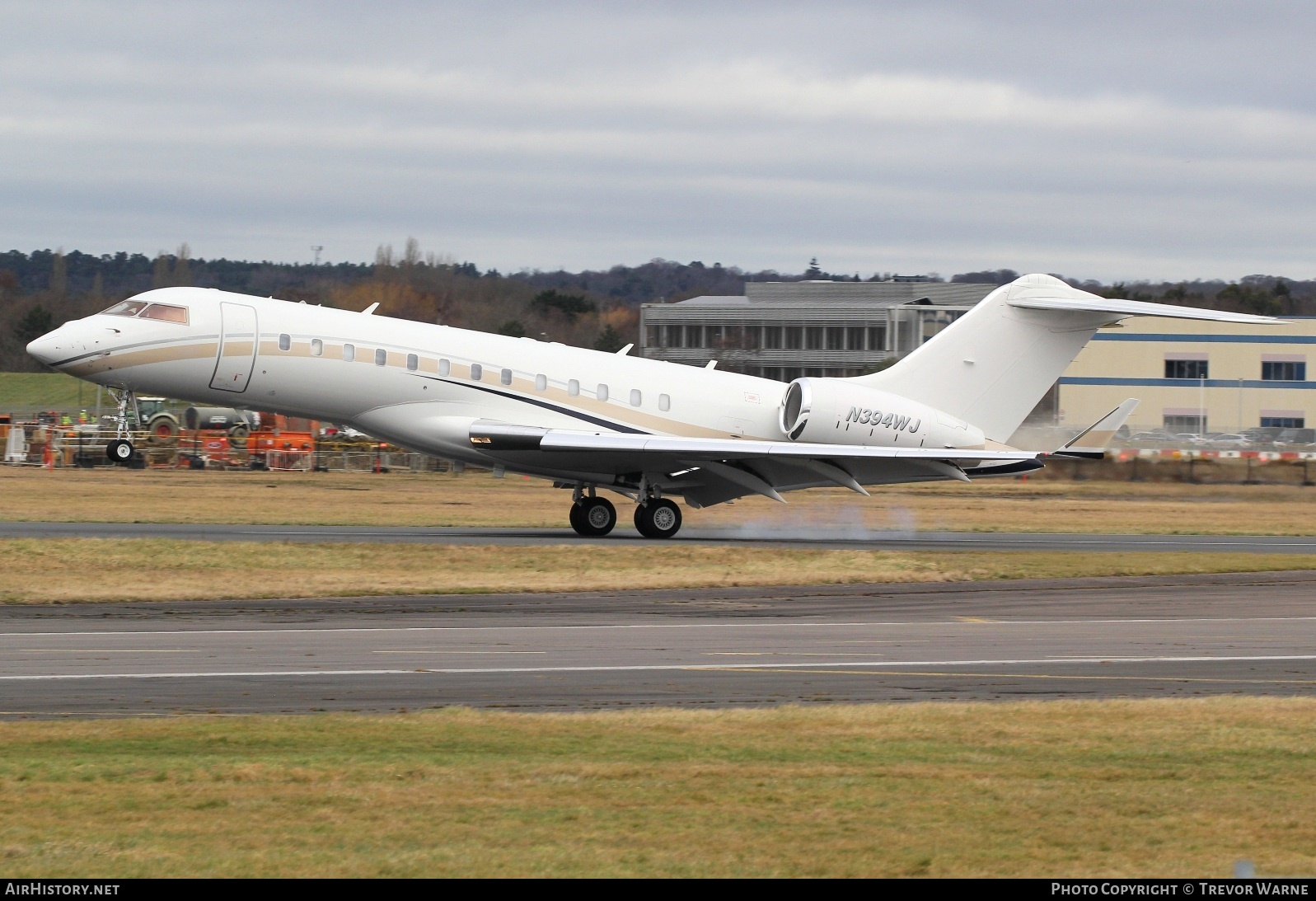 Aircraft Photo of N394WJ | Bombardier Global Express XRS (BD-700-1A10) | AirHistory.net #549365