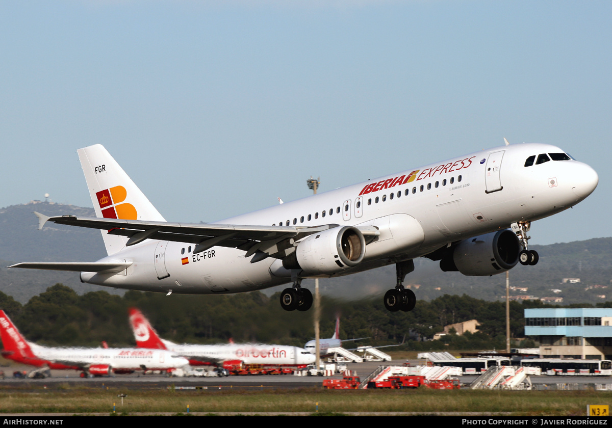 Aircraft Photo of EC-FGR | Airbus A320-211 | Iberia Express | AirHistory.net #549397
