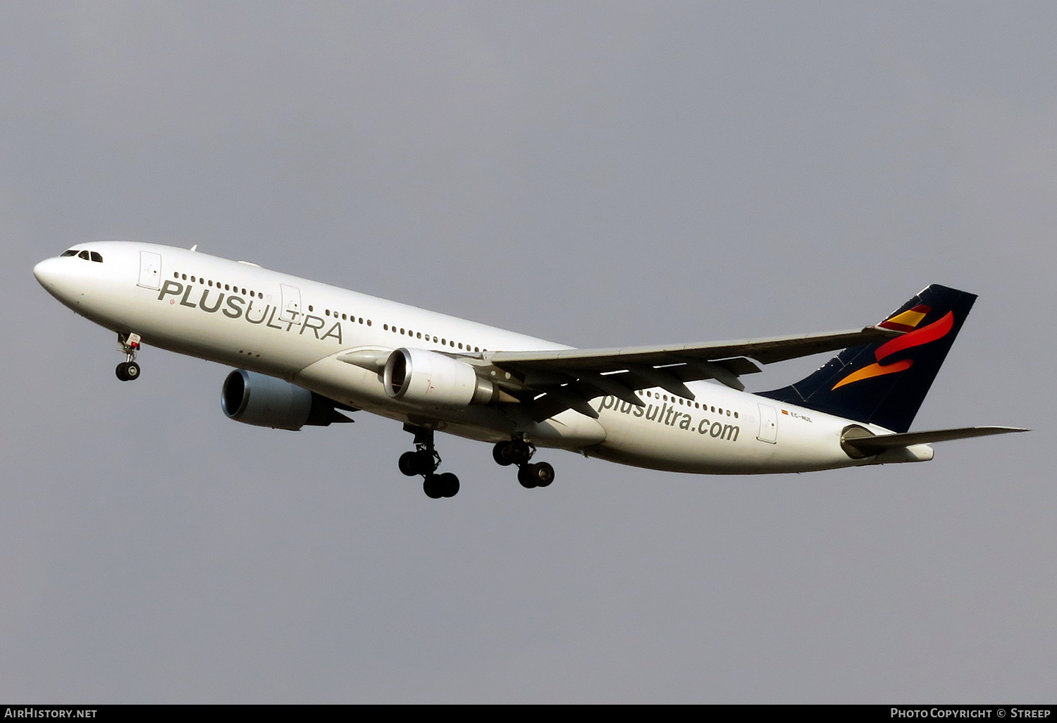 Aircraft Photo of EC-NUL | Airbus A330-202 | Plus Ultra Líneas Aéreas | AirHistory.net #549399