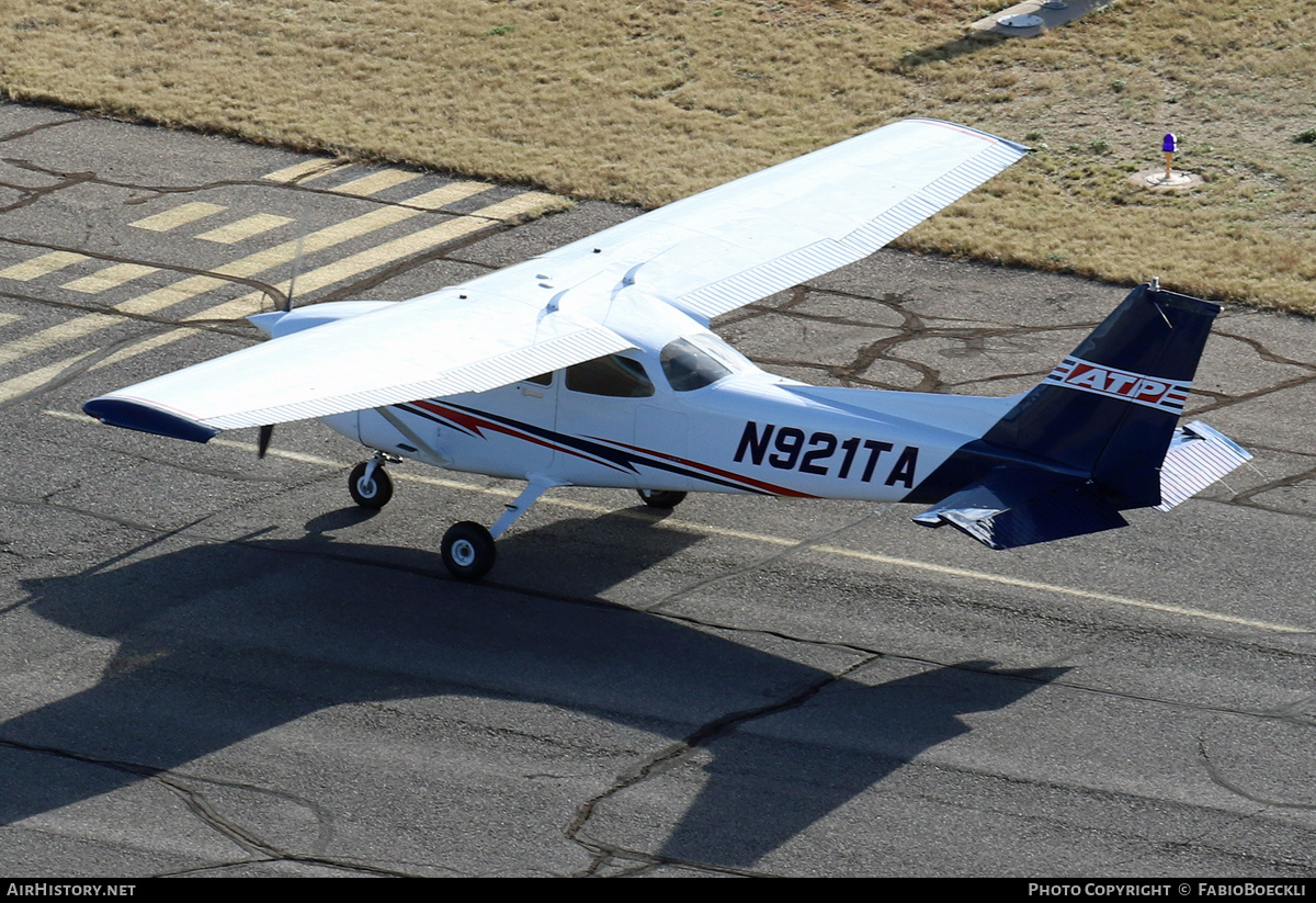 Aircraft Photo of N921TA | Cessna 172R Skyhawk | ATP Flight School | AirHistory.net #549476