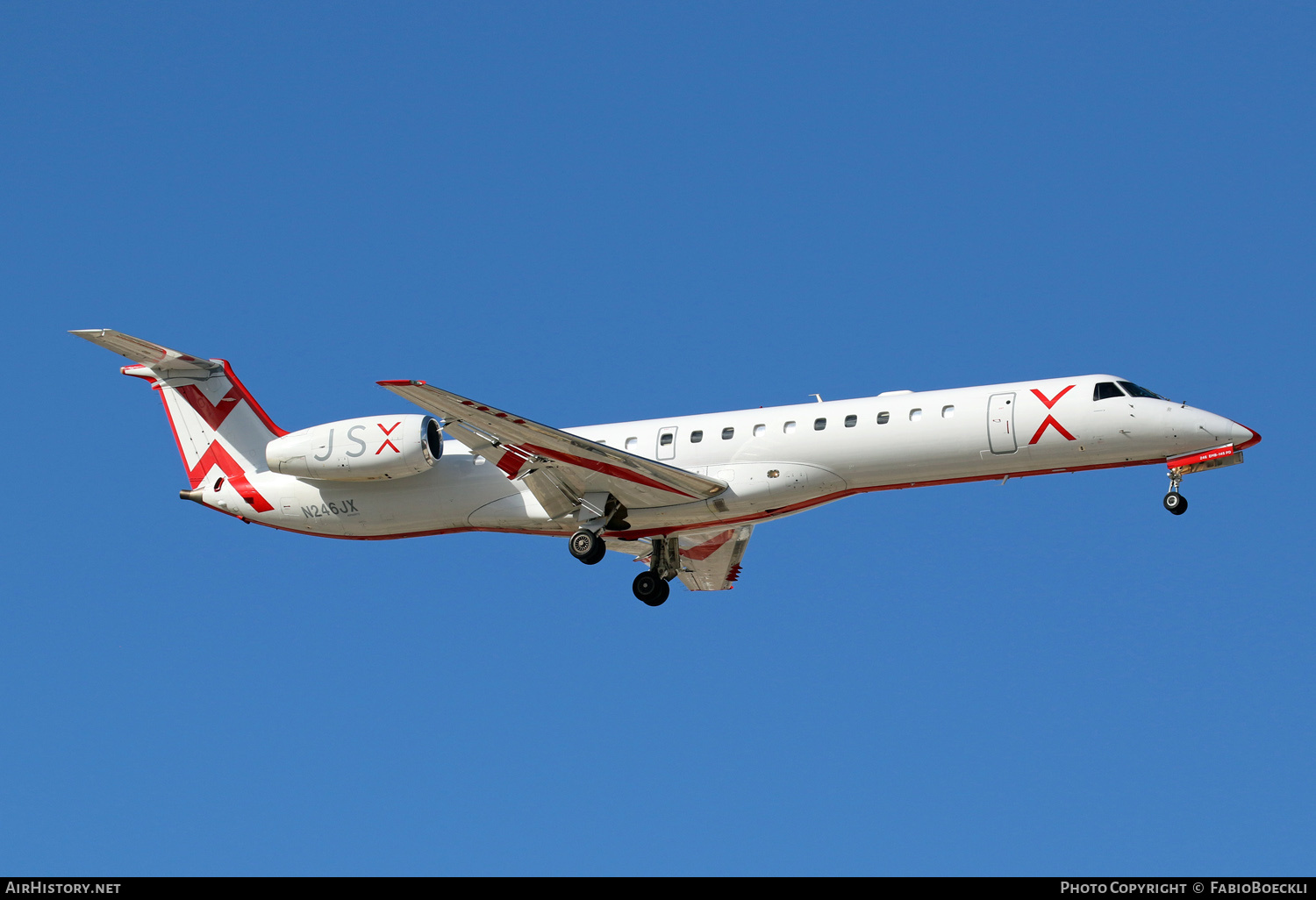 Aircraft Photo of N246JX | Embraer ERJ-145LR (EMB-145LR) | JetSuiteX - JSX | AirHistory.net #549523