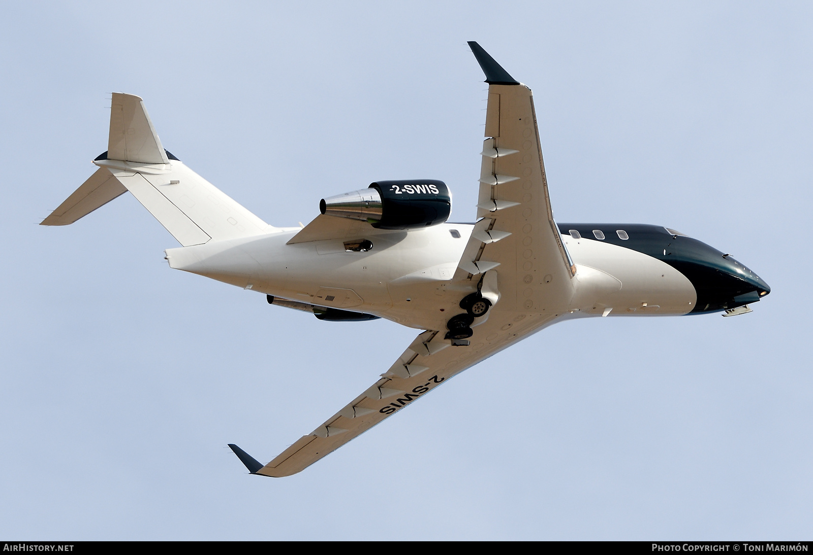 Aircraft Photo of 2-SWIS | Bombardier Challenger 604 (CL-600-2B16) | AirHistory.net #549641