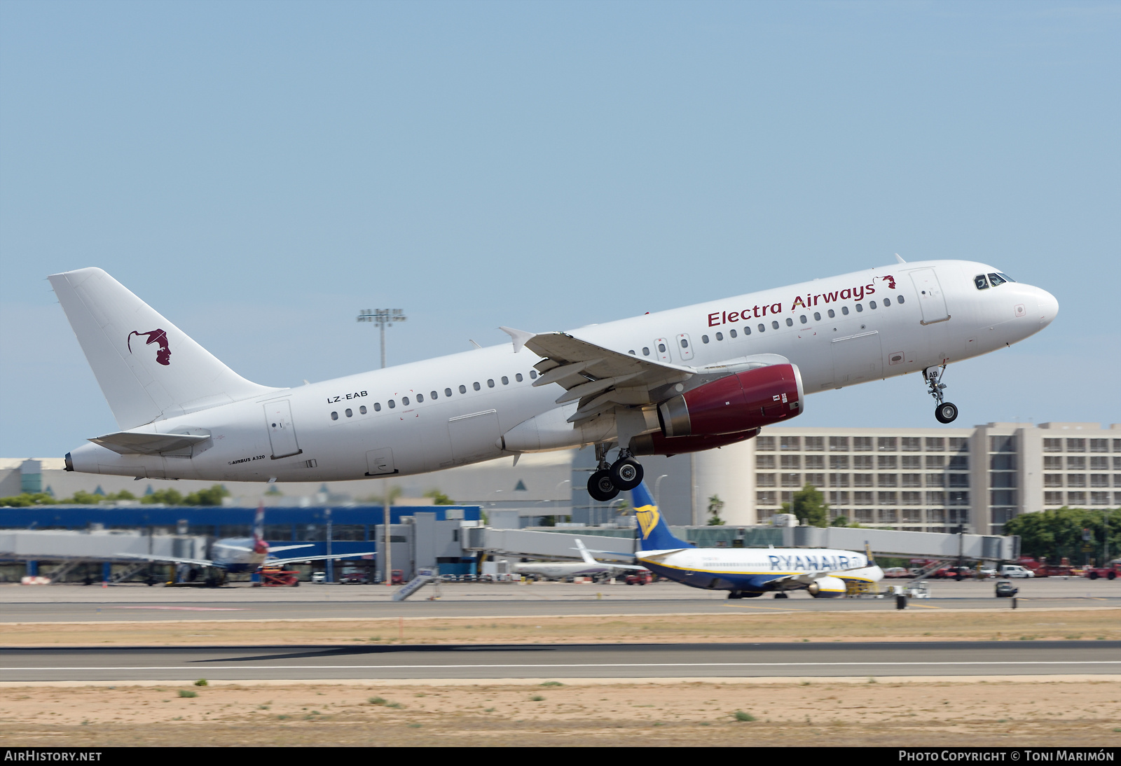 Aircraft Photo of LZ-EAB | Airbus A320-231 | Electra Airways | AirHistory.net #549642