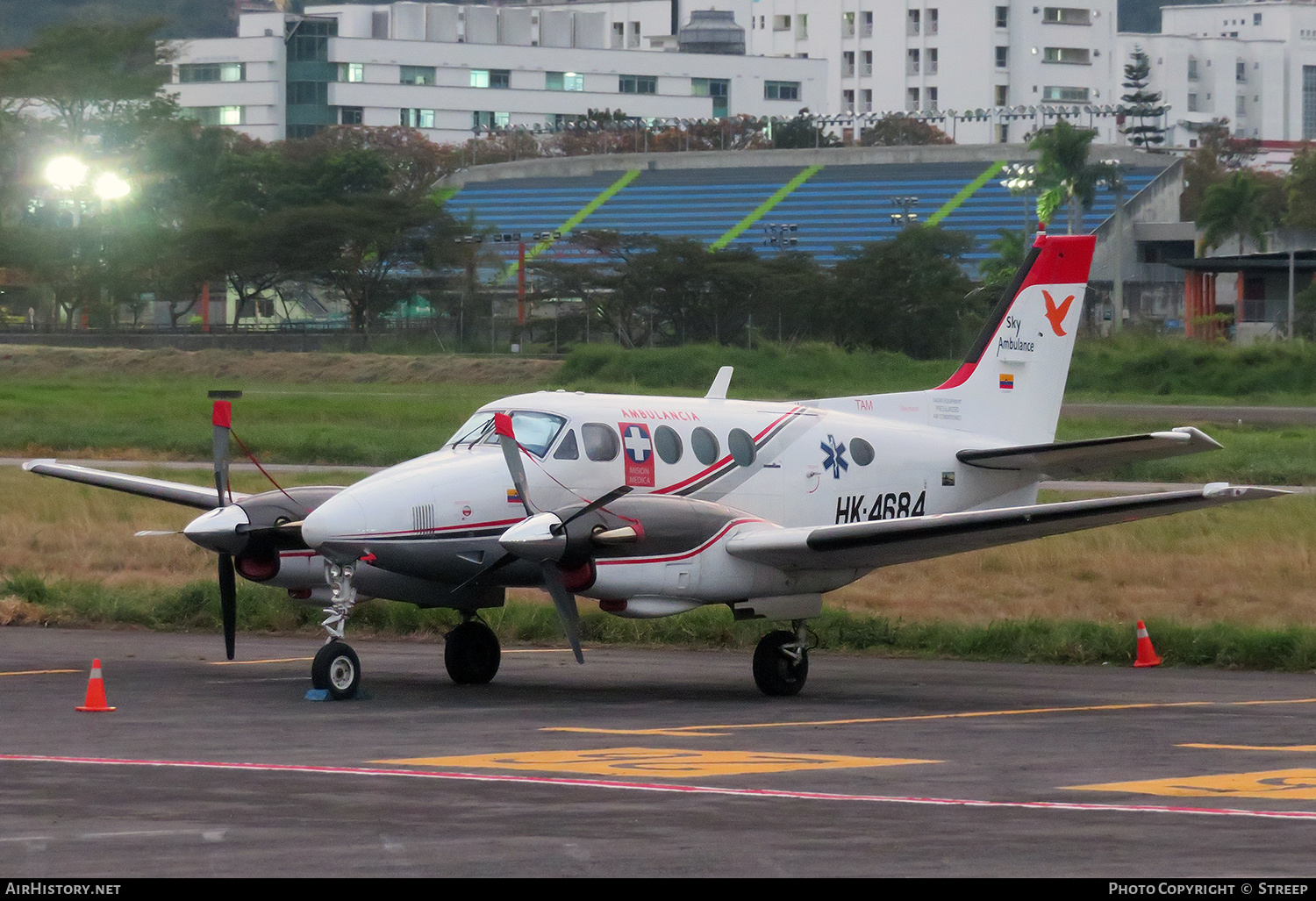 Aircraft Photo of HK-4684 | Beech C90 King Air | TAM - Transporte Asistencial Medicalizado | AirHistory.net #549658