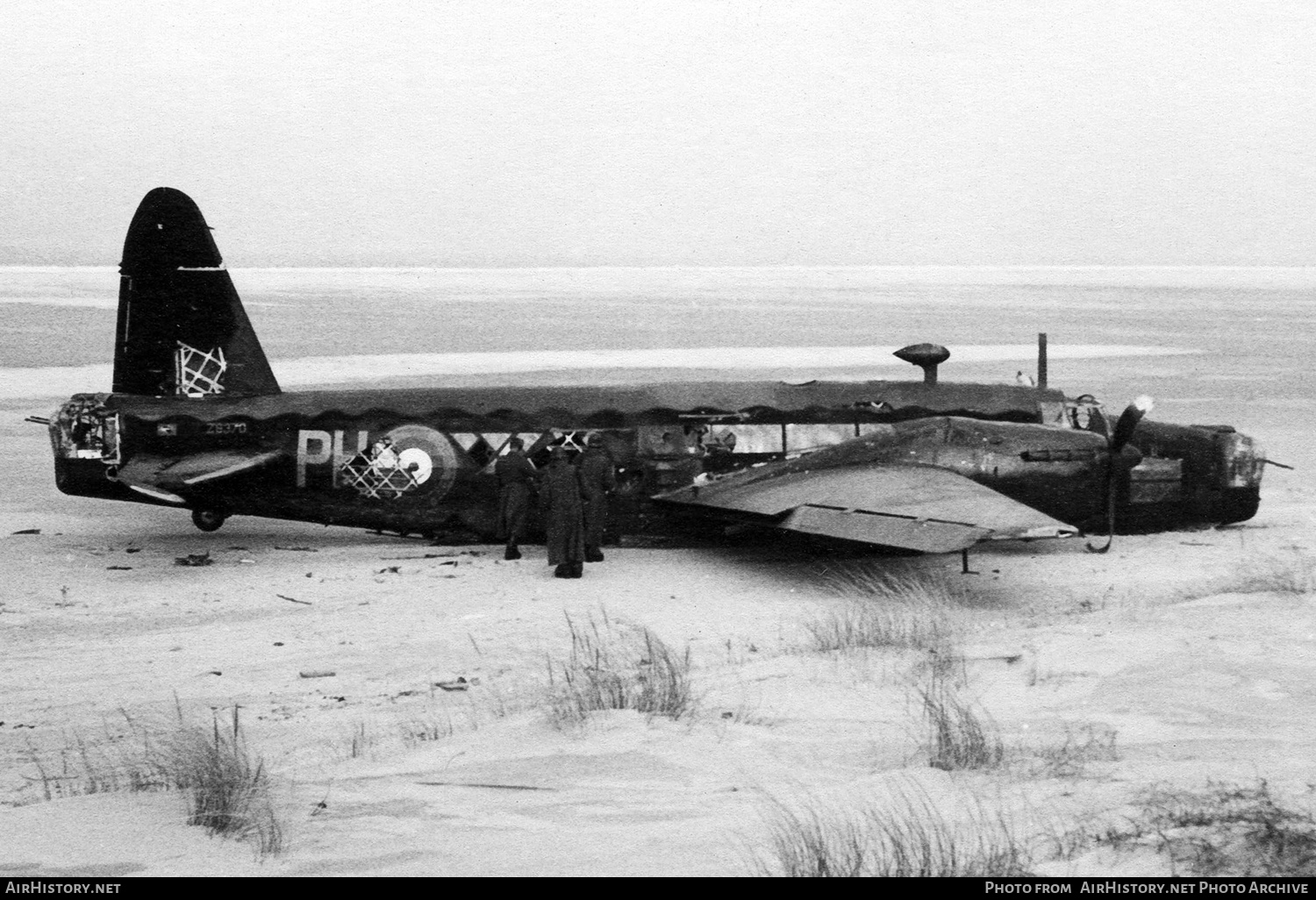 Aircraft Photo of Z8370 | Vickers Wellington Mk2 | UK - Air Force | AirHistory.net #549700