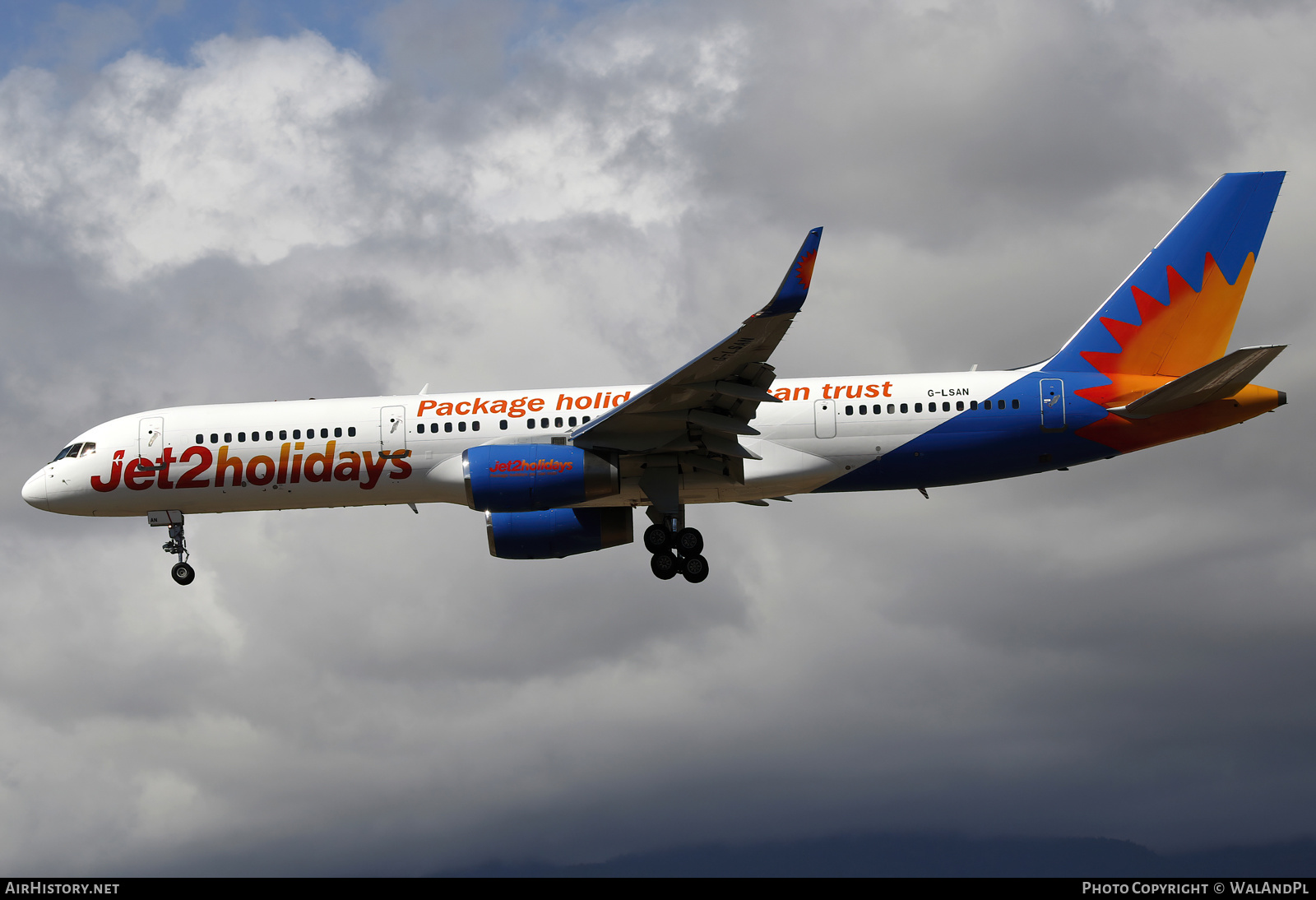 Aircraft Photo of G-LSAN | Boeing 757-2K2 | Jet2 Holidays | AirHistory.net #549977