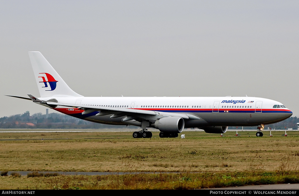 Aircraft Photo of HB-IQF | Airbus A330-223 | Malaysia Airlines | AirHistory.net #550015