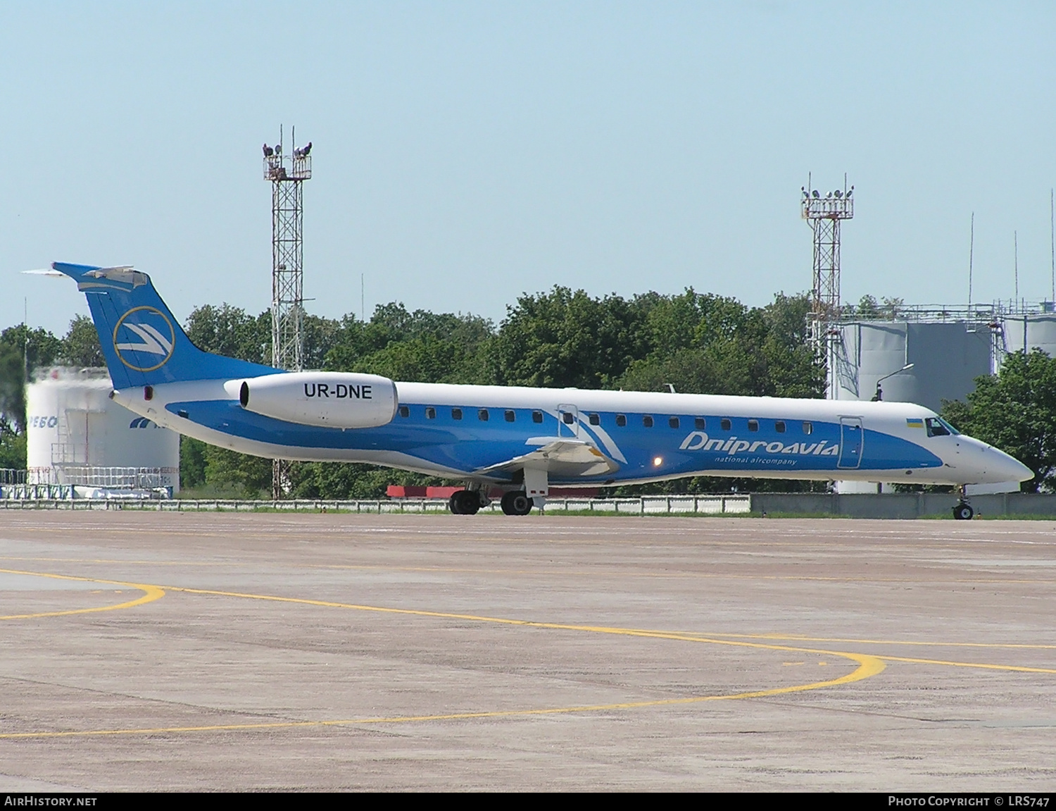 Aircraft Photo of UR-DNE | Embraer ERJ-145EU (EMB-145EU) | Dniproavia | AirHistory.net #550096