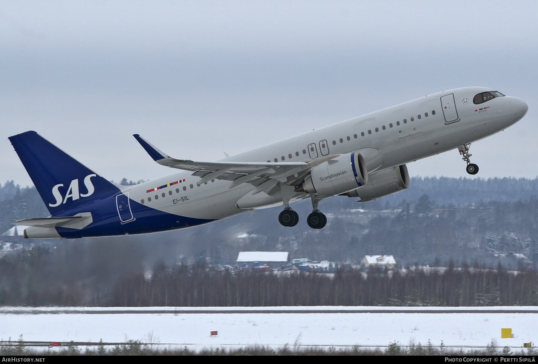 Aircraft Photo of EI-SIL | Airbus A320-251N | Scandinavian Airlines - SAS | AirHistory.net #550457