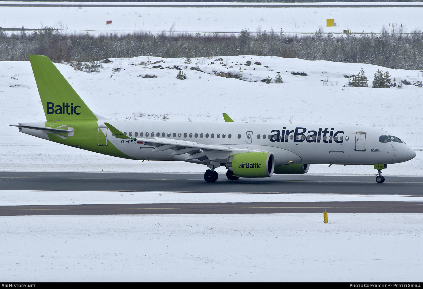 Aircraft Photo of YL-CSC | Bombardier CSeries CS300 (BD-500-1A11) | AirBaltic | AirHistory.net #550628