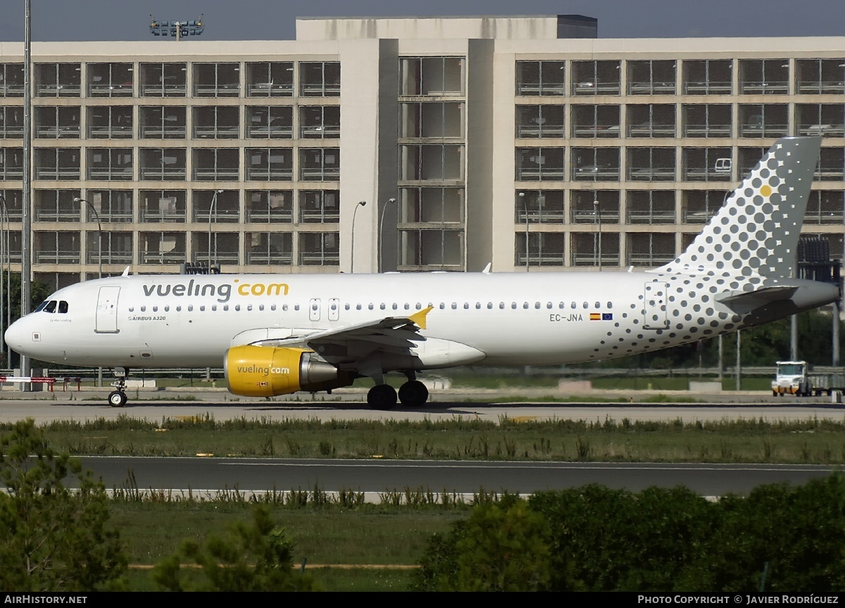 Aircraft Photo of EC-JNA | Airbus A320-214 | Vueling Airlines | AirHistory.net #550653