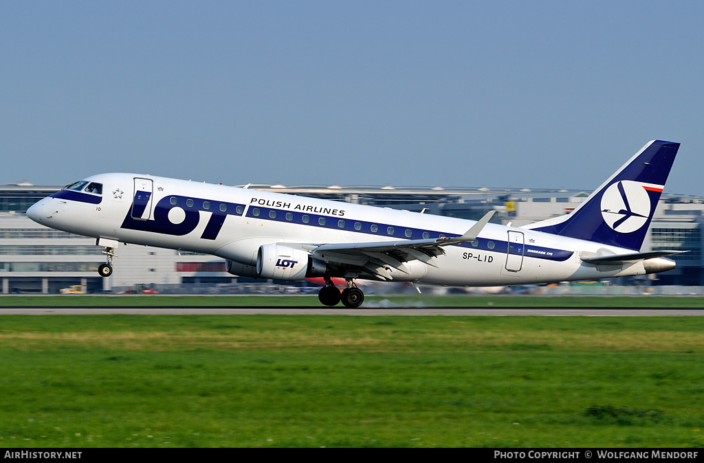Aircraft Photo of SP-LID | Embraer 175STD (ERJ-170-200STD) | LOT Polish Airlines - Polskie Linie Lotnicze | AirHistory.net #550753
