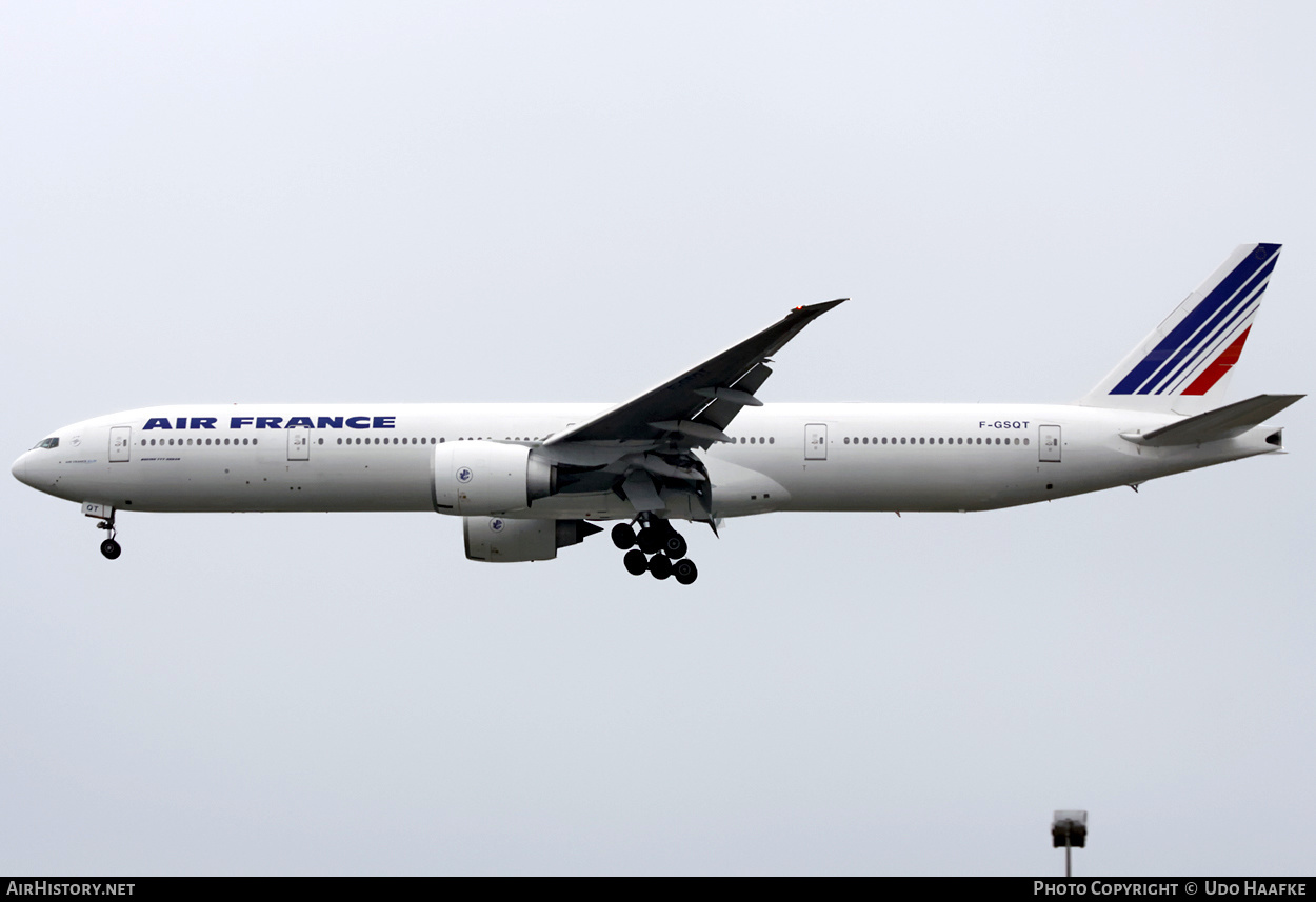 Aircraft Photo of F-GSQT | Boeing 777-328/ER | Air France | AirHistory.net #550787