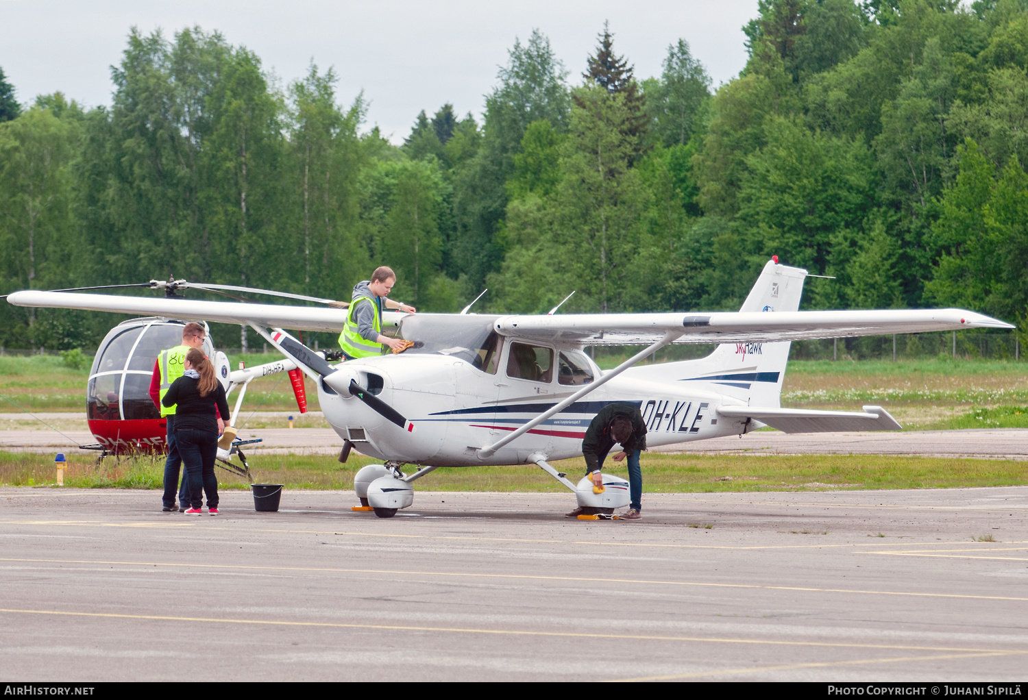 Aircraft Photo of OH-KLE | Cessna 172S Skyhawk SP | Kuopion lentäjät | AirHistory.net #550925