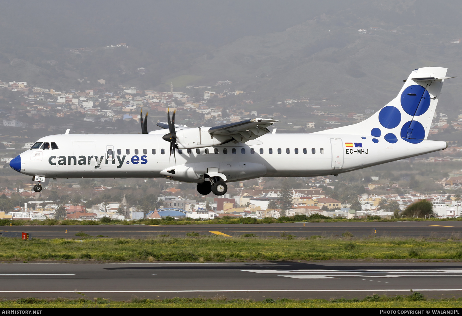 Aircraft Photo of EC-MHJ | ATR ATR-72-500 (ATR-72-212A) | Canaryfly | AirHistory.net #551066