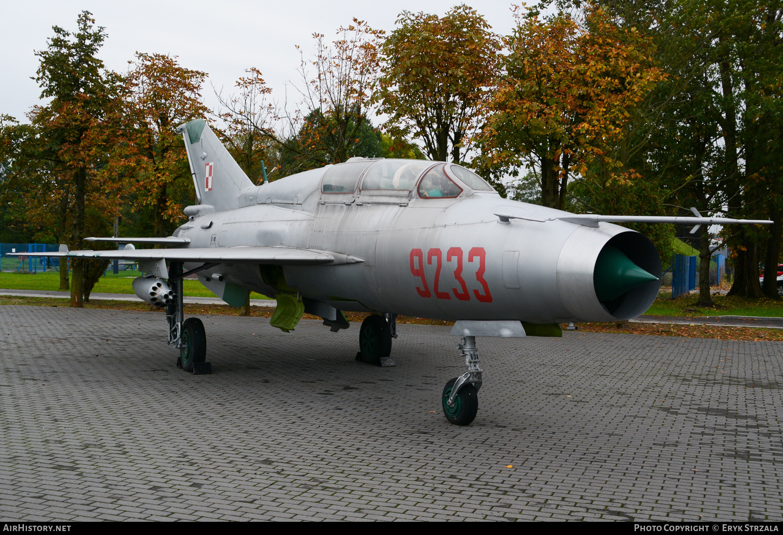 Aircraft Photo of 9233 | Mikoyan-Gurevich MiG-21UM | Poland - Air Force | AirHistory.net #551109