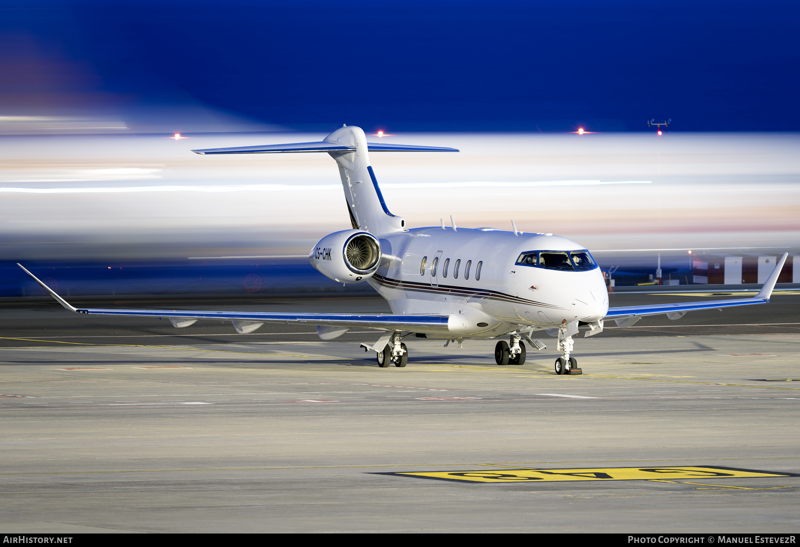 Aircraft Photo of CS-CHK | Bombardier Challenger 350 (BD-100-1A10) | AirHistory.net #551272