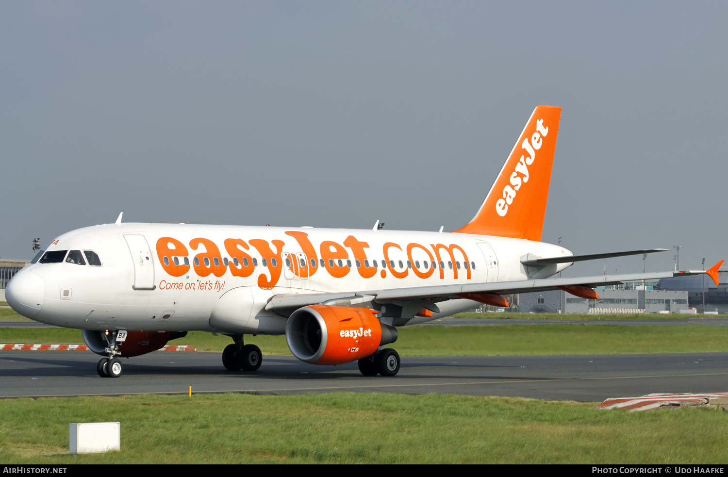 Aircraft Photo of G-EZBA | Airbus A319-111 | EasyJet | AirHistory.net #551365