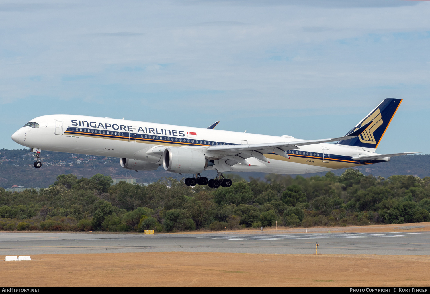 Aircraft Photo of 9V-SHY | Airbus A350-941 | Singapore Airlines | AirHistory.net #551380