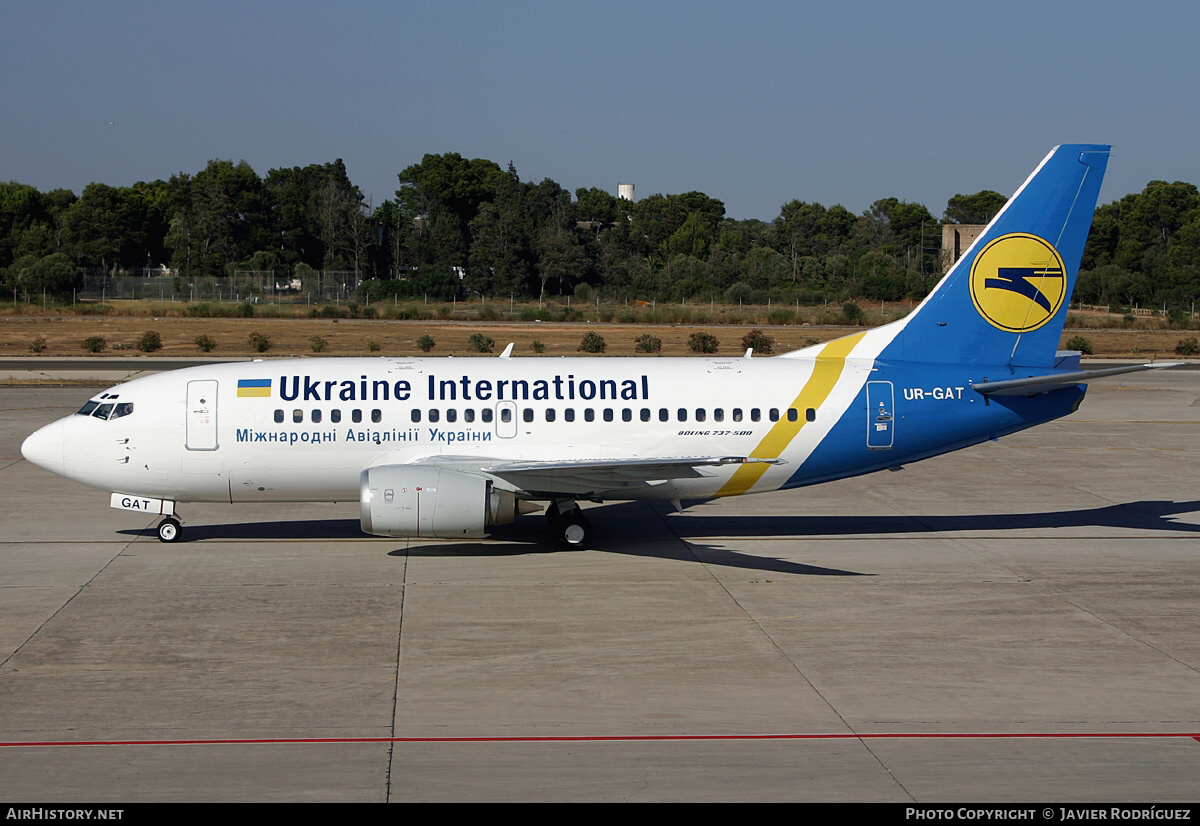 Aircraft Photo of UR-GAT | Boeing 737-528 | Ukraine International Airlines | AirHistory.net #551598