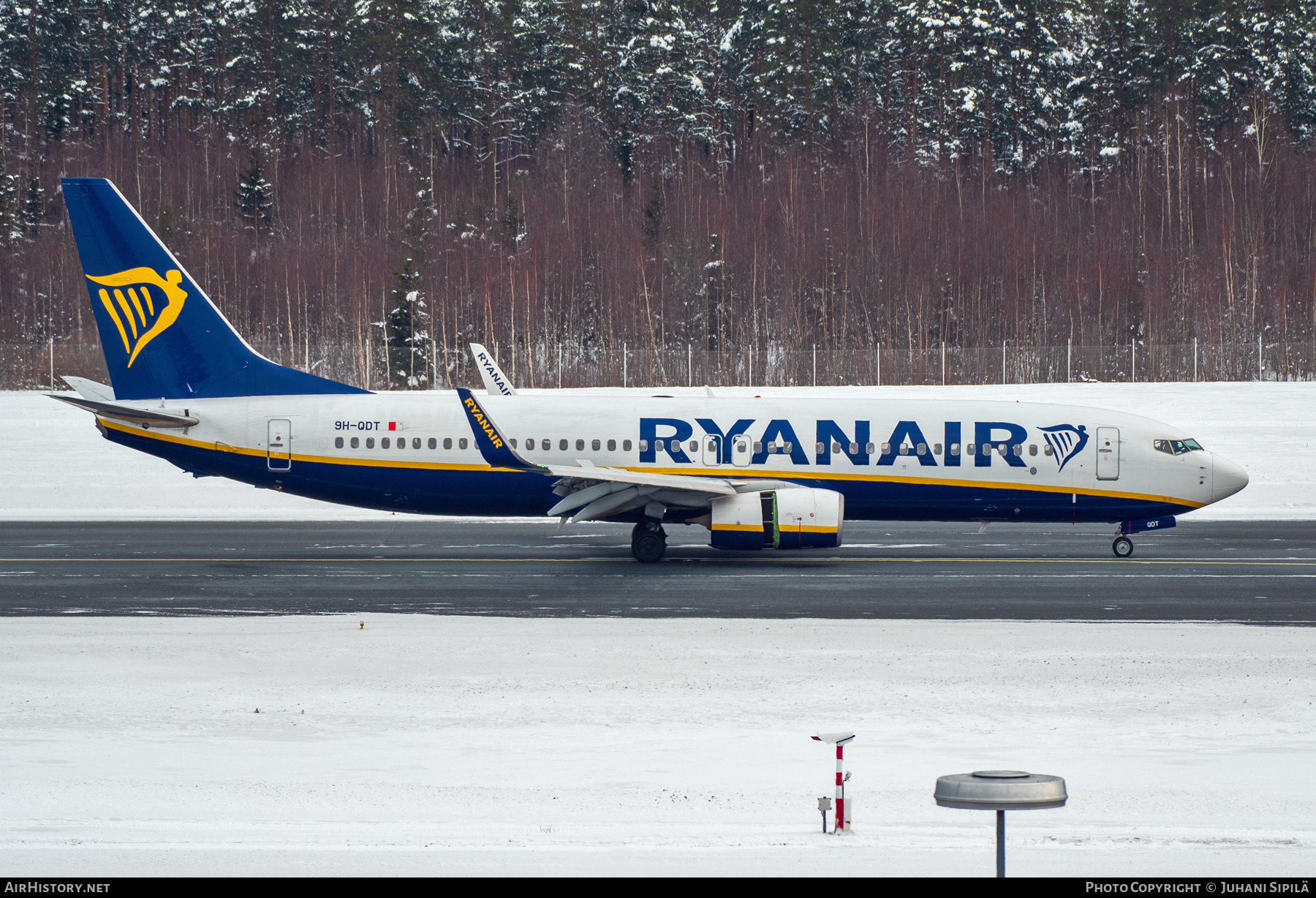 Aircraft Photo of 9H-QDT | Boeing 737-800 | Ryanair | AirHistory.net #551731