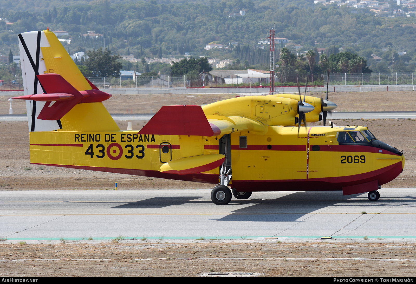 Aircraft Photo of UD.14-03 | Bombardier CL-415 (CL-215-6B11) | Spain - Air Force | AirHistory.net #551800